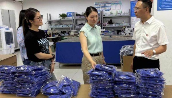 科创之星 重庆巴南: 走访企业听心声 深入调研破难题