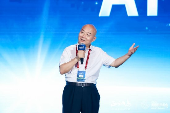 多赢策略 正和岛刘东华谈AI：我更喜欢貌似幻觉的真相，而不太喜欢看似真相的幻觉